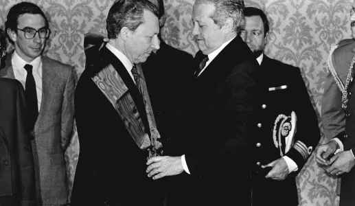 Imagem de Jacques Delors e de Mário Soares