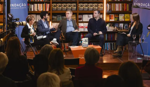 Imagem da Praça da Fundação «Trabalho Forçado: das economias de plantação às cadeias de valor modernas»