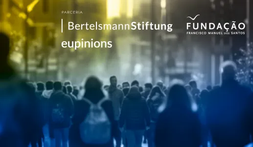 Uma fotografia de pessoas a andar, estilizada a amarelo e azul, com os logos "Bertelsmann", "eupinions" e "Fundação".