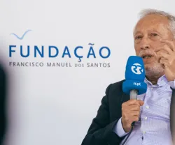 Imagem do politólogo António Costa Pinto, no debate sobre Direitos Humanos