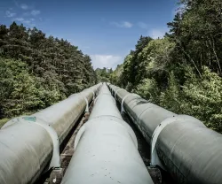 Imagem de um pipeline de gás, da autoria de wolfgang-weiser