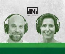 Hugo van der Ding e a psicóloga Ana Moniz a usar auscultadores, sorrientes, lado a lado. Ao centro o texto "[IN]Pertinente".