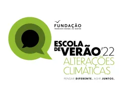 Logotipo da Escola de Verão '22 com o tema "Alterações Climáticas". PENSAR DIFERENTE. AGIR JUNTOS.