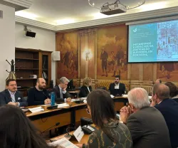 Imagem da reunião da Fundação com deputados à Assembleia da República para debater a abstenção eleitoral