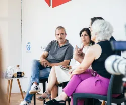 Imagem da Praça da Fundação «O prenúncio do fim dos jornais: da capa à última página?», na Feira do Livro de Lisboa