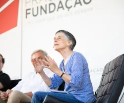 Imagem da Praça da Fundação «Quão poderosos são os leitores de hoje?»