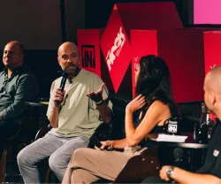 Imagem de Nuno Artur Silva, Hugo van der Ding, Cláudia Custódio e Henrique Mota Lourenço durante a sessão Conversas [IN]Pertinentes no Worten Mock Fest
