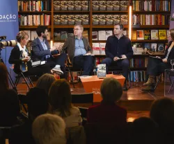 Imagem da Praça da Fundação «Trabalho Forçado: das economias de plantação às cadeias de valor modernas»