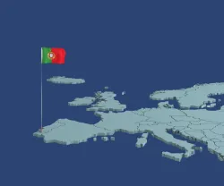 Imagem desenhada de um mapa da Europa onde se destaca Portugal, assinalado com uma bandeira, sob um fundo azul. Crédito: Shutterstock