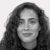 Imagem da cantora, compositora e multi-instrumentista portuguesa MARO