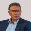 Retrato do presidente da República António José Seguro. Fundo claro.