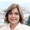 Retrato a cores de Helena Carvalheiro.